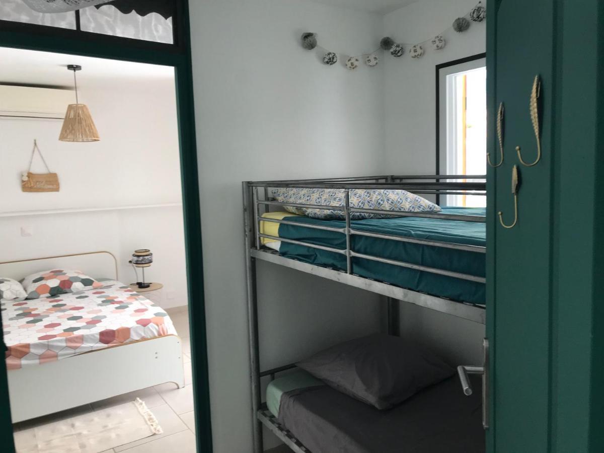 Gites Le Petit Voyageur Sainte-Anne  Exterior foto